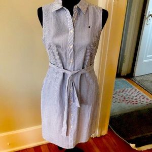 Tommy Hilfiger women’s sz 4 blue and white